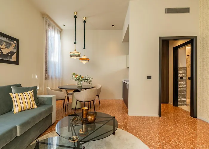 Palazzo Rota Luxury Aparthotel 3*